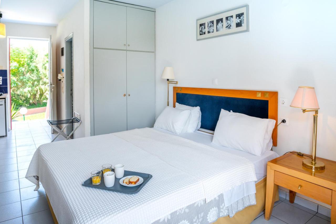 Jonathan Studio Apartments Тигаки Экстерьер фото