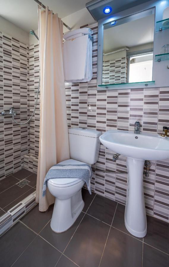 Jonathan Studio Apartments Тигаки Экстерьер фото