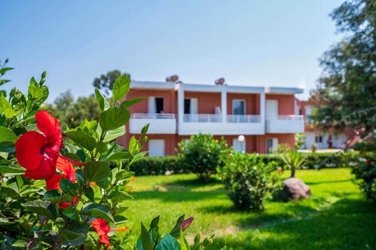 Jonathan Studio Apartments Тигаки Экстерьер фото