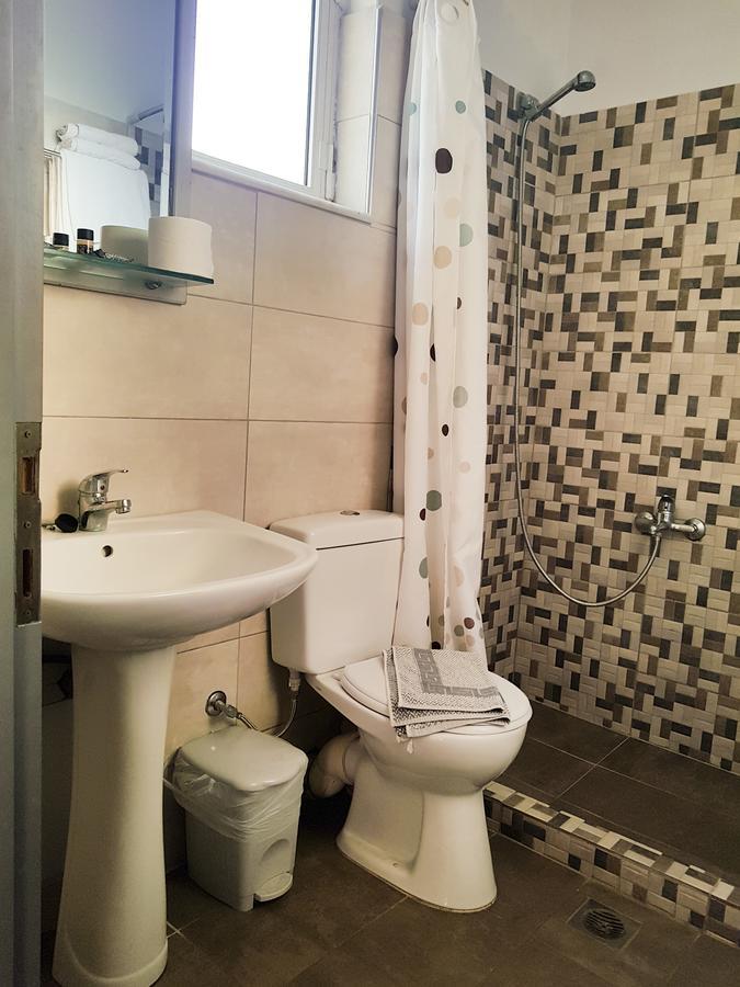 Jonathan Studio Apartments Тигаки Экстерьер фото